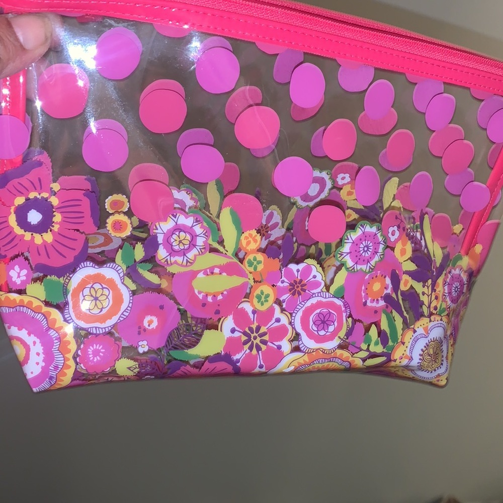 Sooooo Pretty! VERA BRADLEY Totally Awesome Cosmetic Bag.